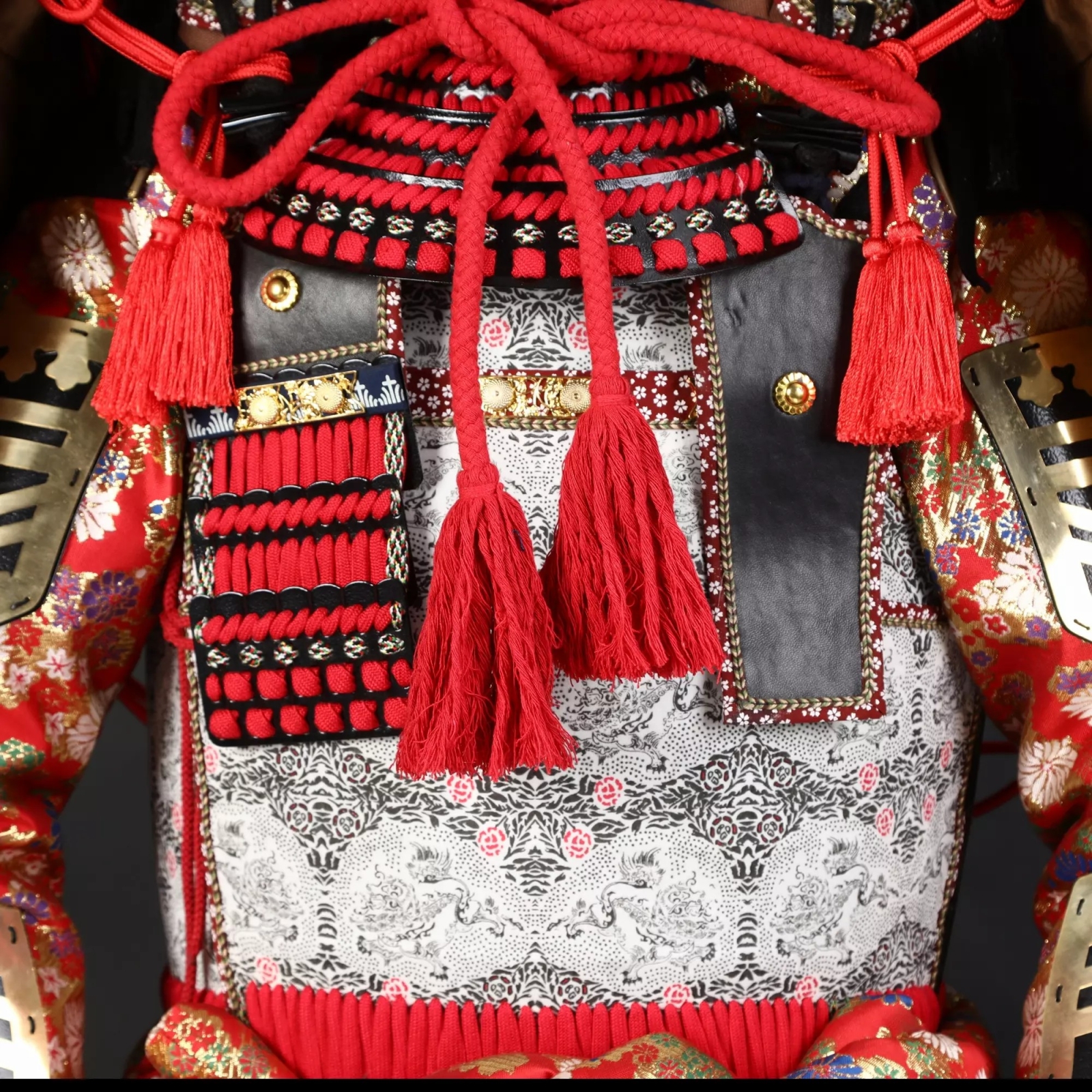 Tướng Quân Minamoto no Yoshitsune 